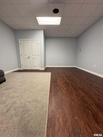 4935 UTICA RIDGE Road 120, Davenport, IA 52807