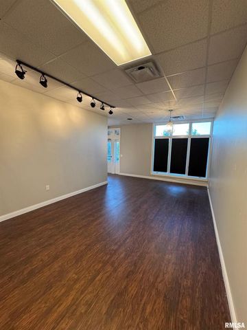 4935 UTICA RIDGE Road 120, Davenport, IA 52807