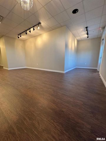 4935 UTICA RIDGE Road 120, Davenport, IA 52807