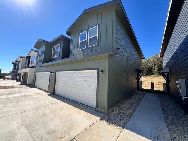 3501 E Renfro Street 106, Burleson, TX 76028