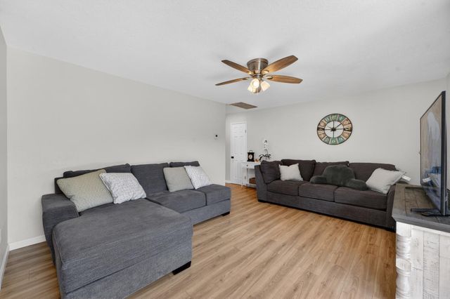 716 Winslow Dr, Yuba City, CA 95991