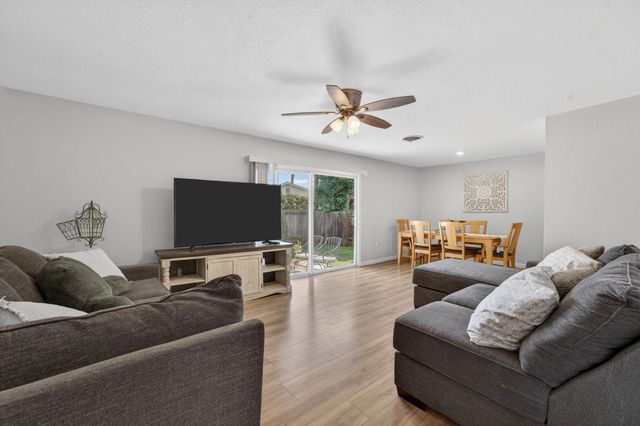 716 Winslow Dr, Yuba City, CA 95991
