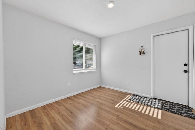 716 Winslow Dr, Yuba City, CA 95991
