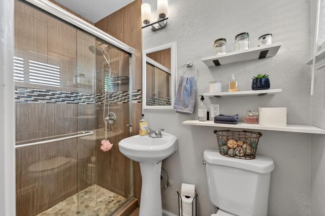 716 Winslow Dr, Yuba City, CA 95991