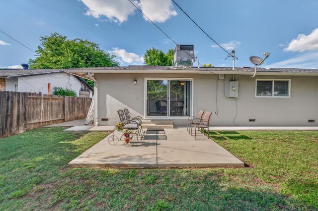 716 Winslow Dr, Yuba City, CA 95991