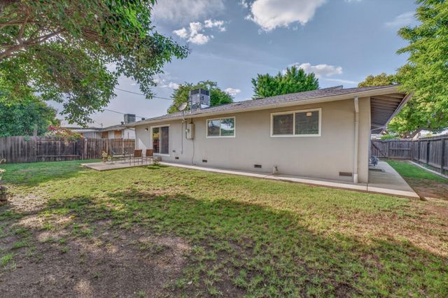 716 Winslow Dr, Yuba City, CA 95991