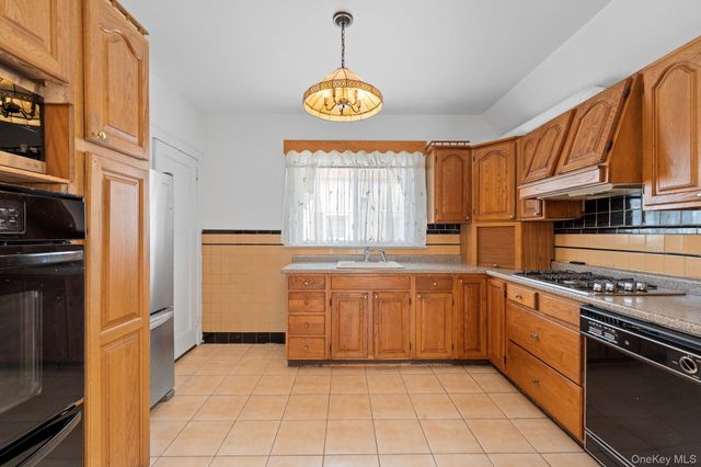 138-39 227th Street, Laurelton, NY 11413