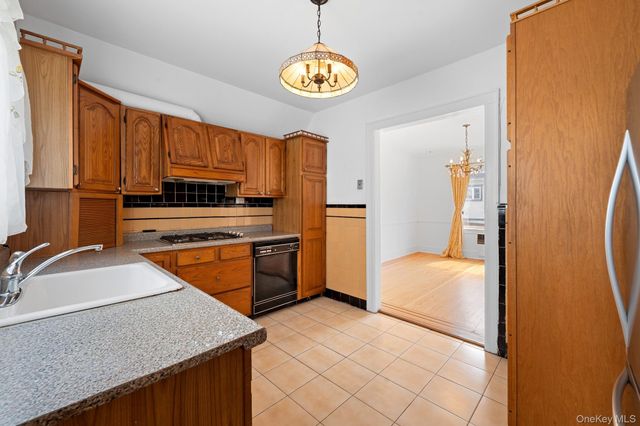138-39 227th Street, Laurelton, NY 11413