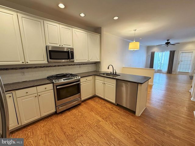 25 GRAND BANKS CIR, Marlton, NJ 08053