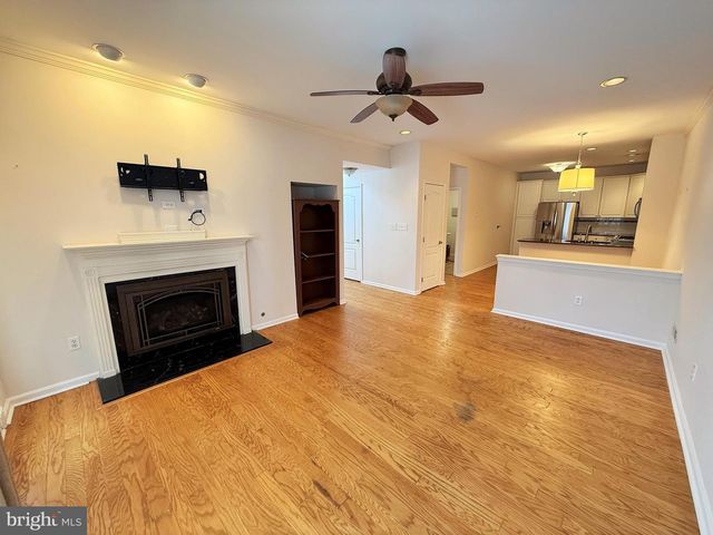 25 GRAND BANKS CIR, Marlton, NJ 08053