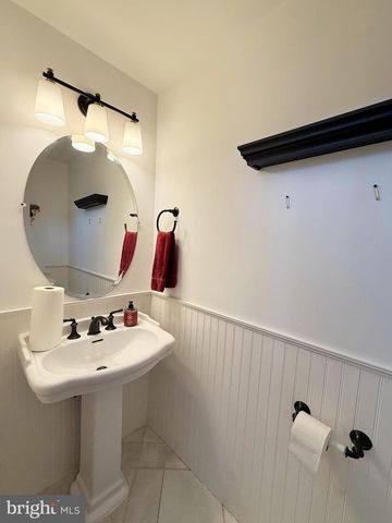 25 GRAND BANKS CIR, Marlton, NJ 08053