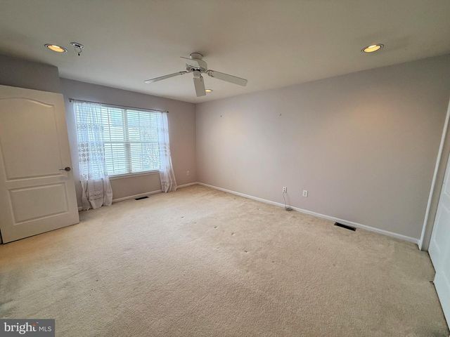 25 GRAND BANKS CIR, Marlton, NJ 08053