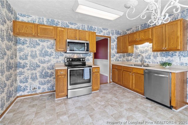 28 E Coyt Circle, Spring Lake, NC 28390