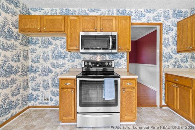 28 E Coyt Circle, Spring Lake, NC 28390