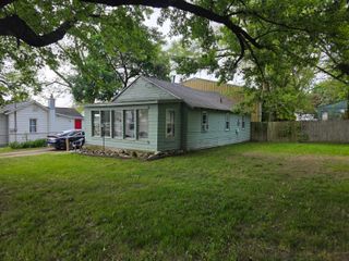 21 Bradley Street, Pennfield Twp, MI 49017