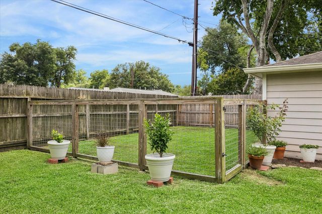 5759 Firenza Drive, Houston, TX 77035