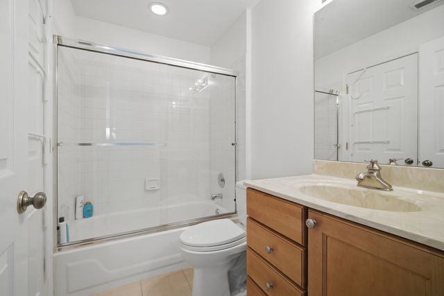 326 Satinwood Court N 326, Buffalo Grove, IL 60089