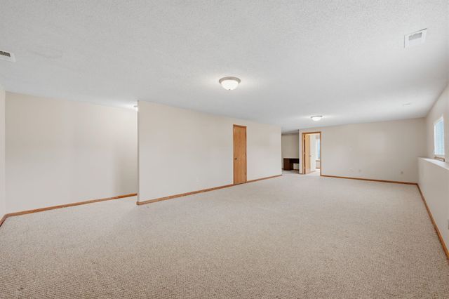 325 N Clay Circle, Wichita, KS 67206
