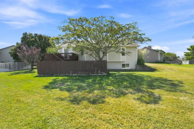 325 N Clay Circle, Wichita, KS 67206
