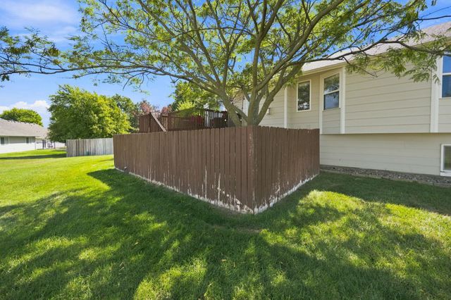 325 N Clay Circle, Wichita, KS 67206