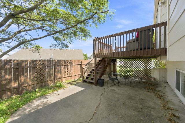 325 N Clay Circle, Wichita, KS 67206