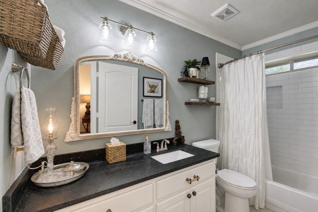 1106 Oakhollow Drive, Corinth, TX 76210