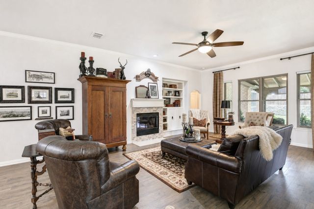 1106 Oakhollow Drive, Corinth, TX 76210