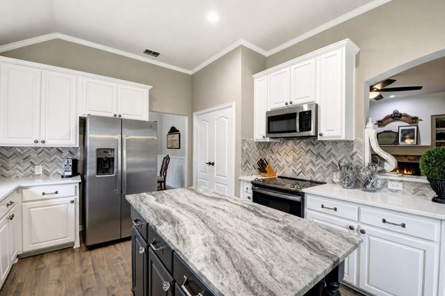 1106 Oakhollow Drive, Corinth, TX 76210