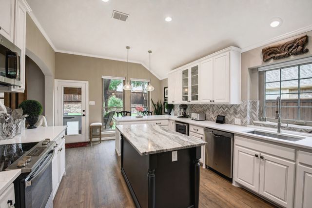 1106 Oakhollow Drive, Corinth, TX 76210