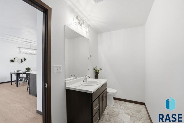 1263 N Marion Rd Road 4, Sioux Falls, SD 57107