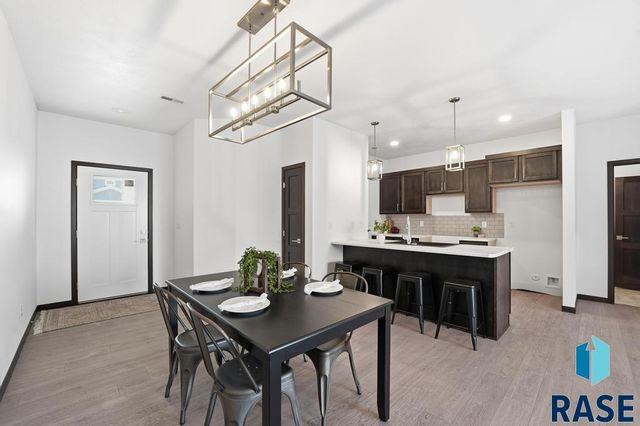 1263 N Marion Rd Road 4, Sioux Falls, SD 57107