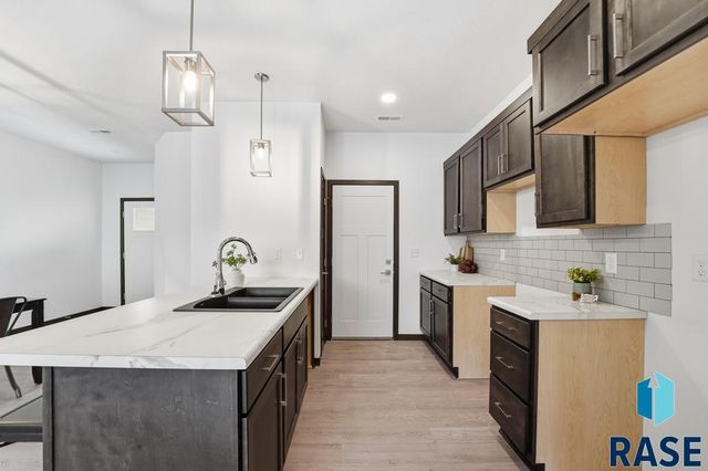 1263 N Marion Rd Road 4, Sioux Falls, SD 57107