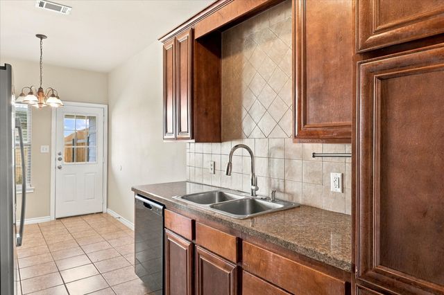 900 Parkplace Ridge, Princeton, TX 75407
