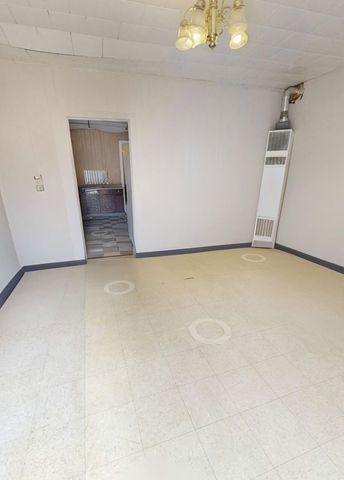 747 N HOYNE Avenue, Chicago, IL 60612