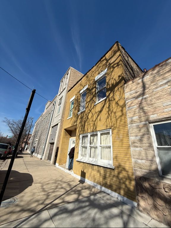 747 N HOYNE Avenue, Chicago, IL 60612