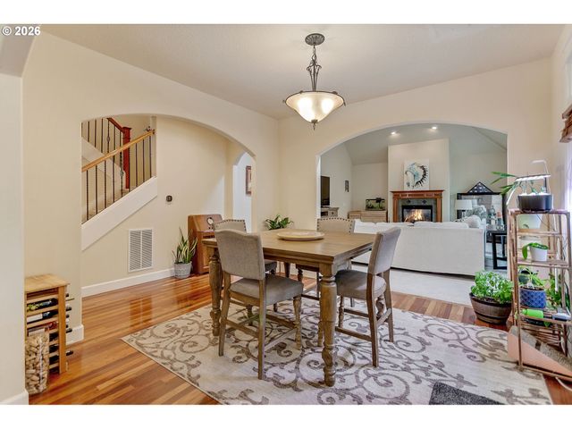 2613 BEACON HILL Dr, West Linn, OR 97068