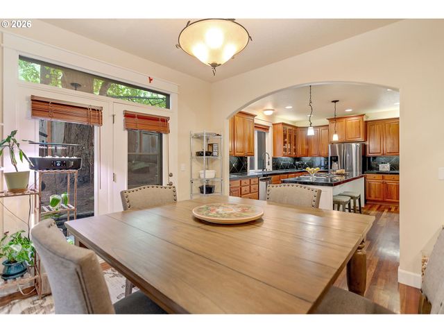 2613 BEACON HILL Dr, West Linn, OR 97068