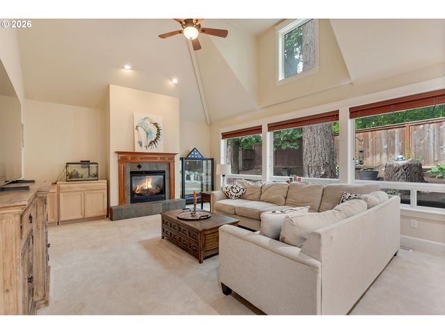 2613 BEACON HILL Dr, West Linn, OR 97068