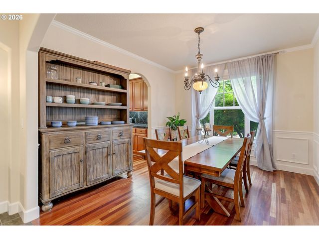 2613 BEACON HILL Dr, West Linn, OR 97068