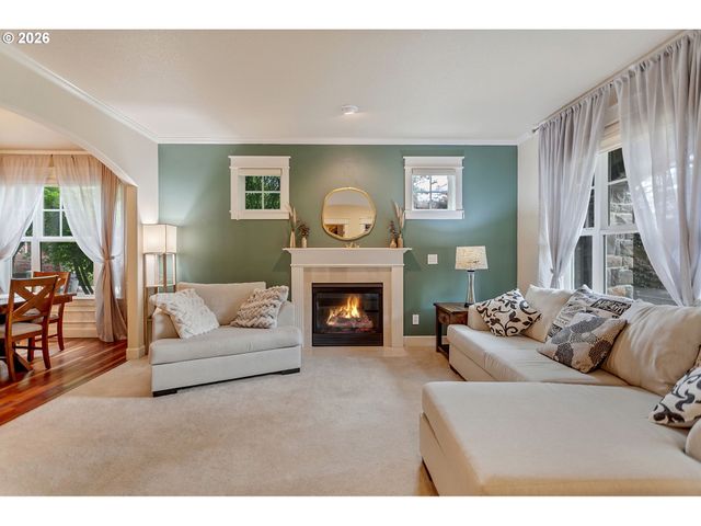 2613 BEACON HILL Dr, West Linn, OR 97068