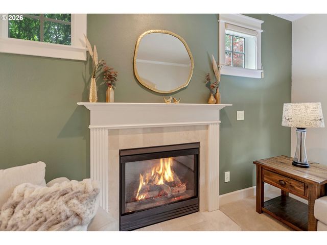 2613 BEACON HILL Dr, West Linn, OR 97068
