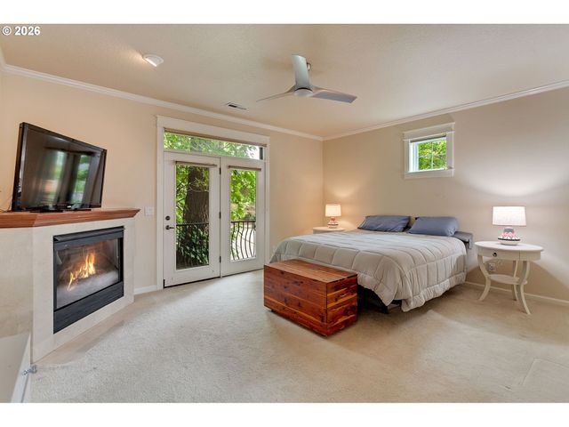 2613 BEACON HILL Dr, West Linn, OR 97068