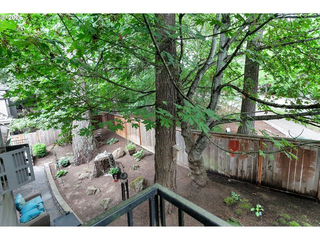 2613 BEACON HILL Dr, West Linn, OR 97068