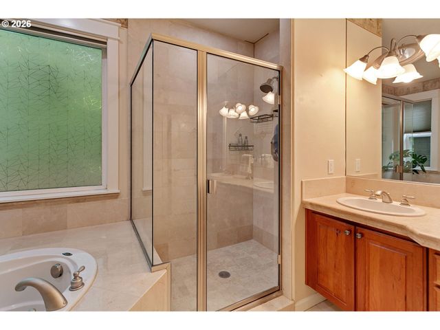 2613 BEACON HILL Dr, West Linn, OR 97068