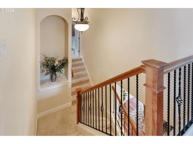2613 BEACON HILL Dr, West Linn, OR 97068