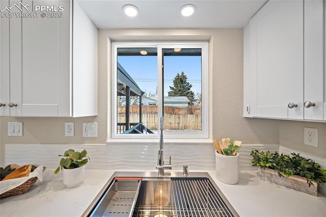 702 Paradise Lane, Colorado Springs, CO 80904