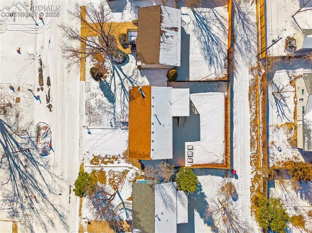 702 Paradise Lane, Colorado Springs, CO 80904