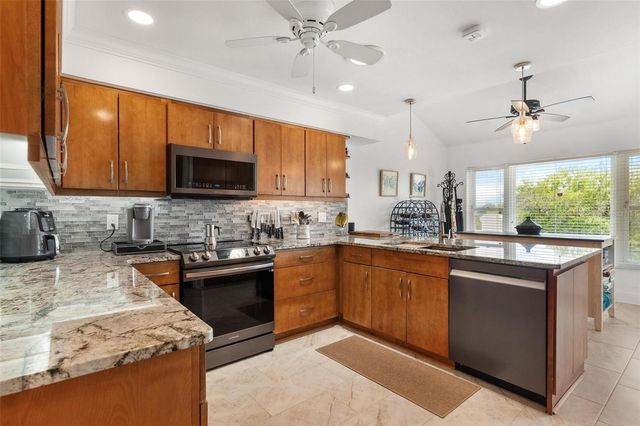 6020 TOPSAIL ROAD, Lady Lake, FL 32159