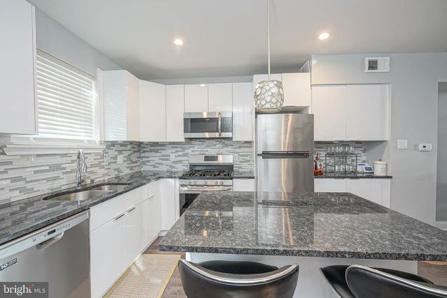 446 EMILY STREET, Philadelphia, PA 19148
