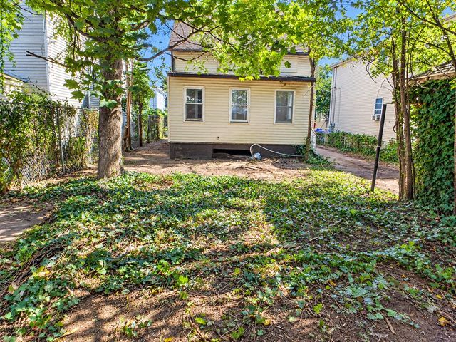 17 Rodman St, Providence, RI 02907